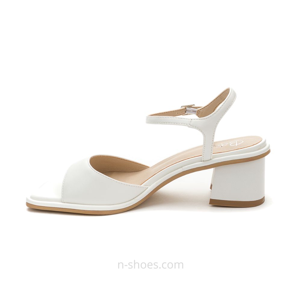 Класичні жіночі білі босоніжки BETSY 957082-25-02W модель 5806