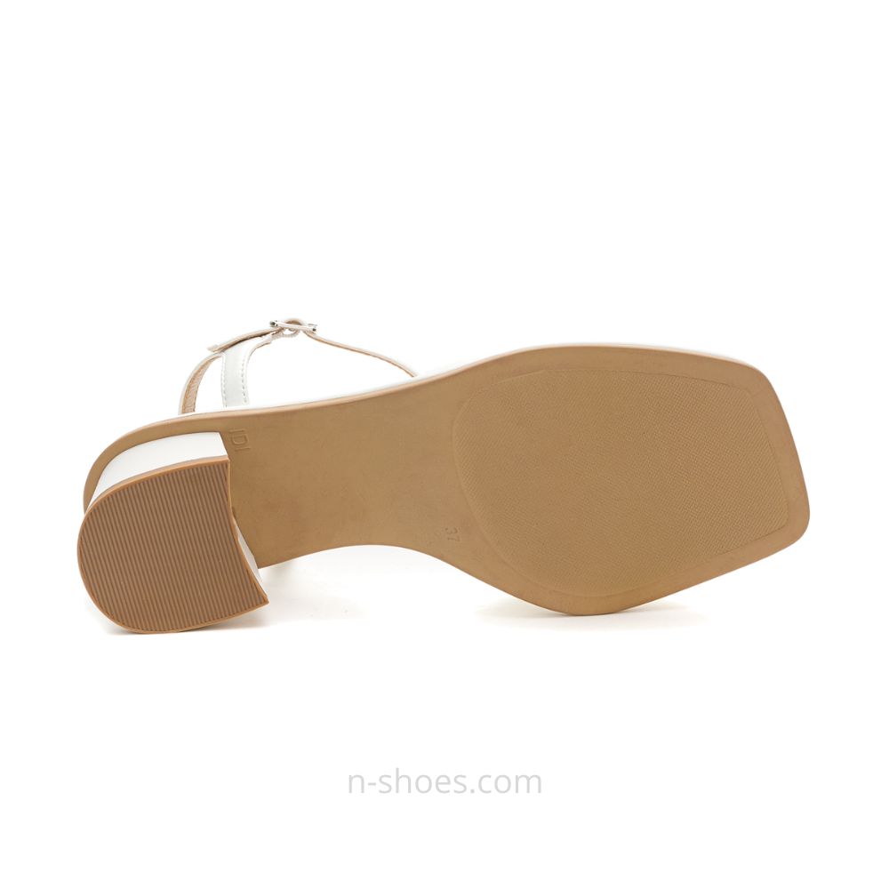 Класичні жіночі білі босоніжки BETSY 957082-25-02W модель 5806