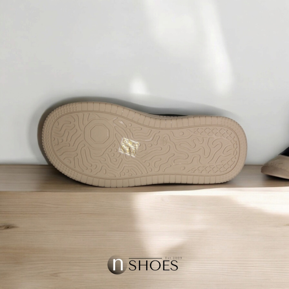 Модні жіночі демісезонні кросівки ALLSY Lonza на високій платформі модель 5838