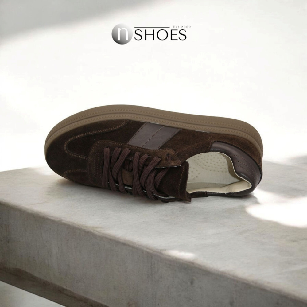 Жіночі шоколадні кросівки Romax Comfort модель 5854