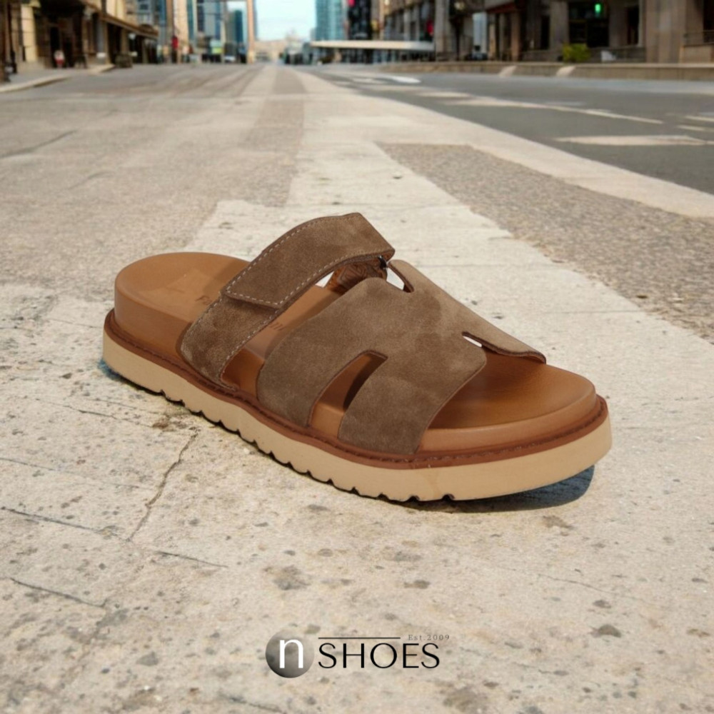 Женские коричневые замшевые шлепанцы Fabio Monelli Selina Brown модель 5869