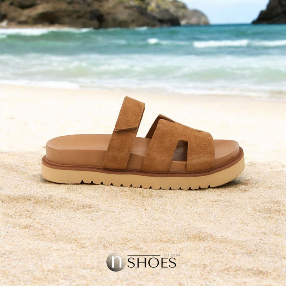 Женские коричневые замшевые шлепанцы Fabio Monelli Selina Brown модель 5869