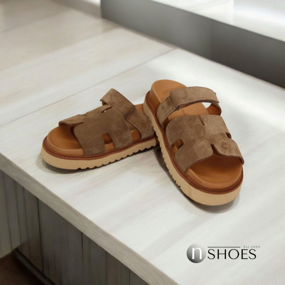 Женские коричневые замшевые шлепанцы Fabio Monelli Selina Brown модель 5869