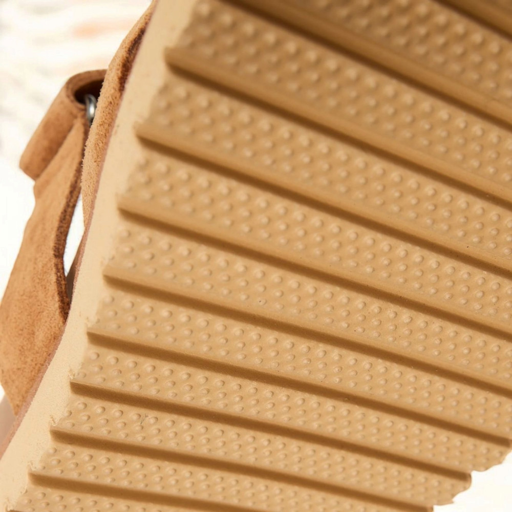 Женские коричневые замшевые шлепанцы Fabio Monelli Selina Brown модель 5869