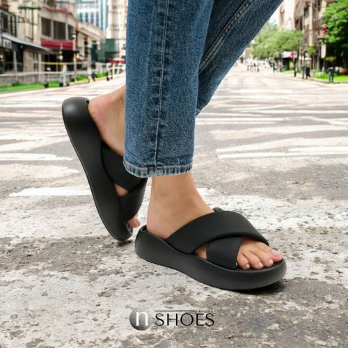 Женские модные черные шлепанцы ALLSY Lonza 194073 198721 198998 185-2 black 5870 комфортные на платформе в стиле Miu Miu