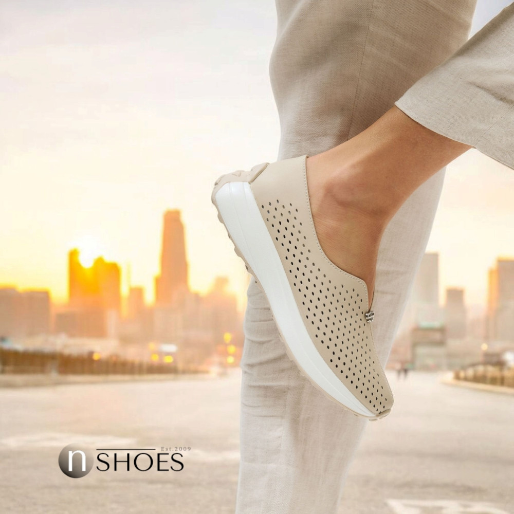 Жіночі комфортні шкіряні мокасини з перфорацією Allsy модель 5871