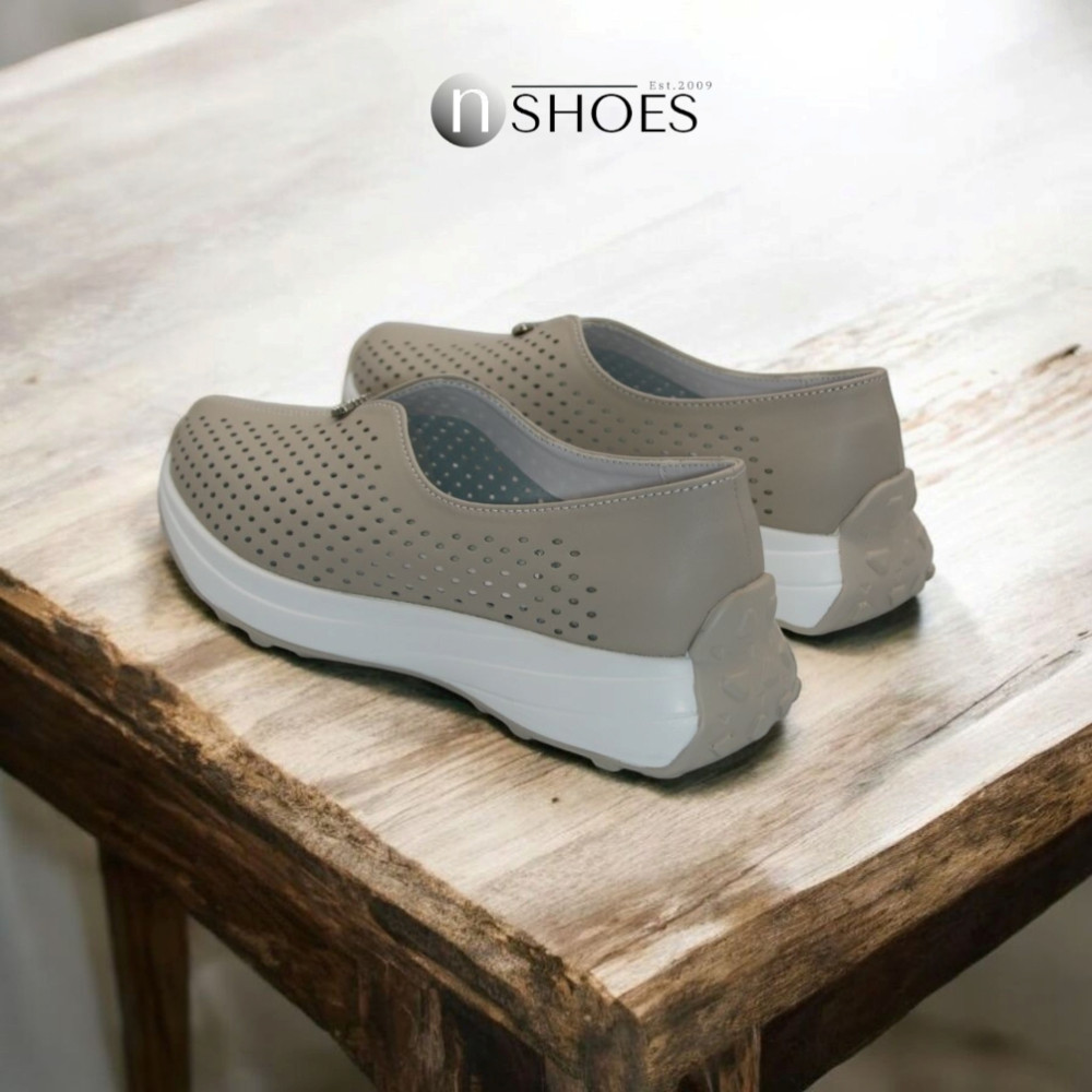 Жіночі комфортні шкіряні мокасини з перфорацією Allsy модель 5871