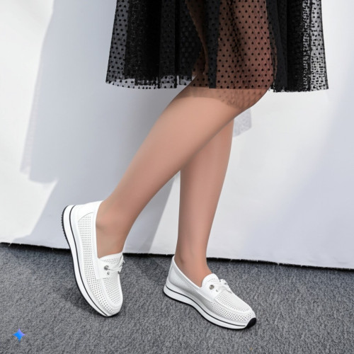 Женские комфортные белые мокасины ALLSY 1977067 a09-7721-1 5877 из натуральной кожи с перфорцией и резиновые шнурки