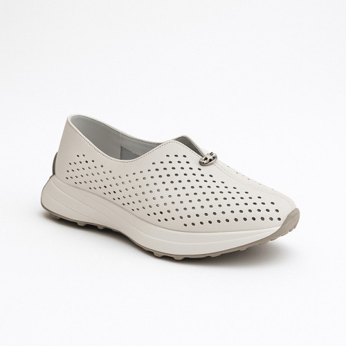 Women's comfortable white moccasins Allsy 195321 bw1009-1 5882 white made of genuine leather with perforation on the platform