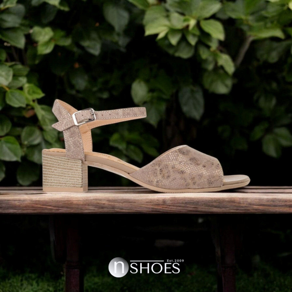 Жіночі босоніжки Axel (Польща) модель 5891