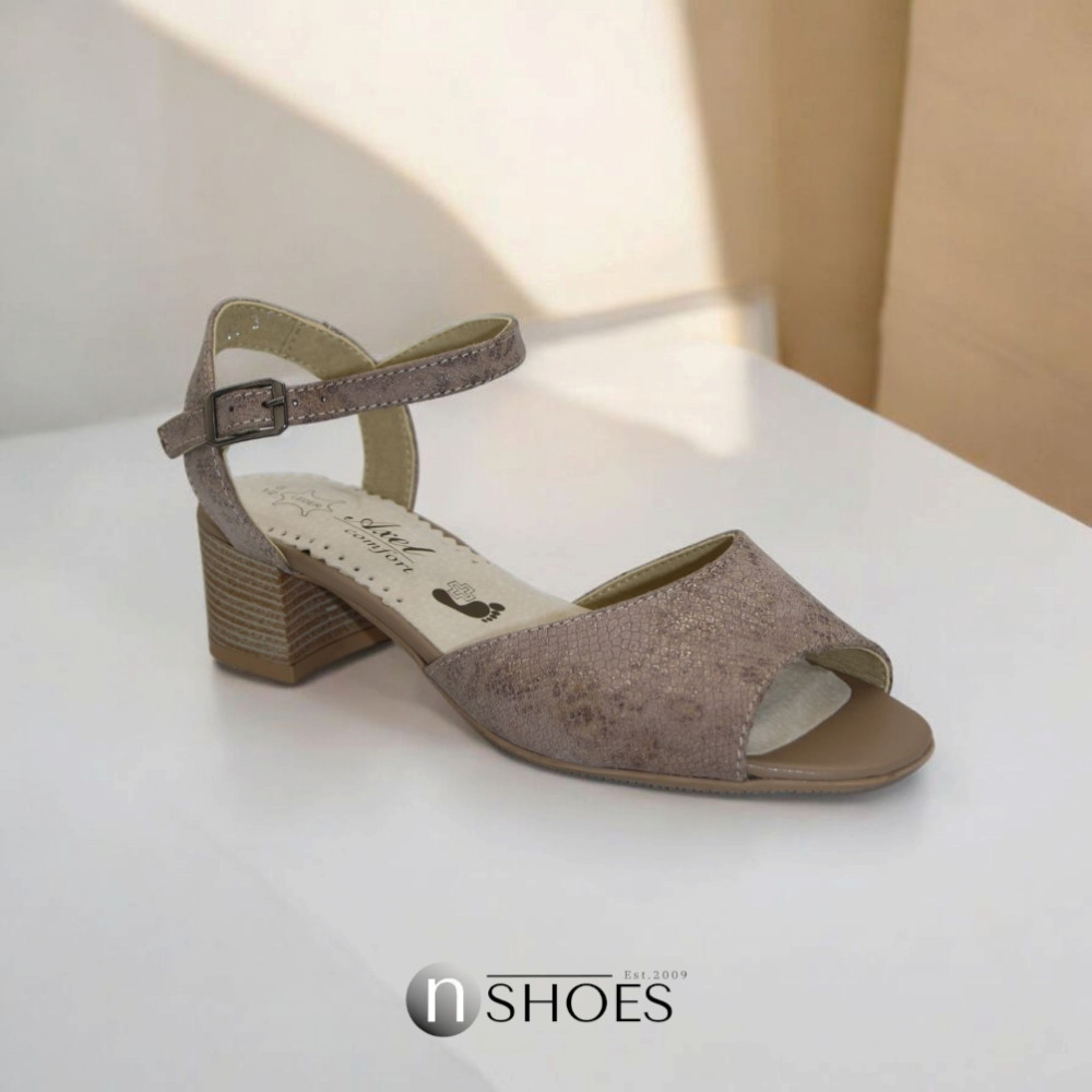 Жіночі босоніжки Axel (Польща) модель 5891