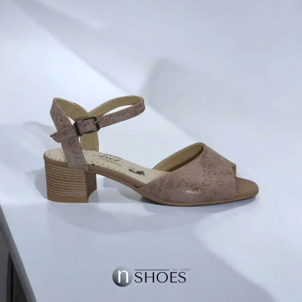 Жіночі босоніжки Axel (Польща) модель 5891