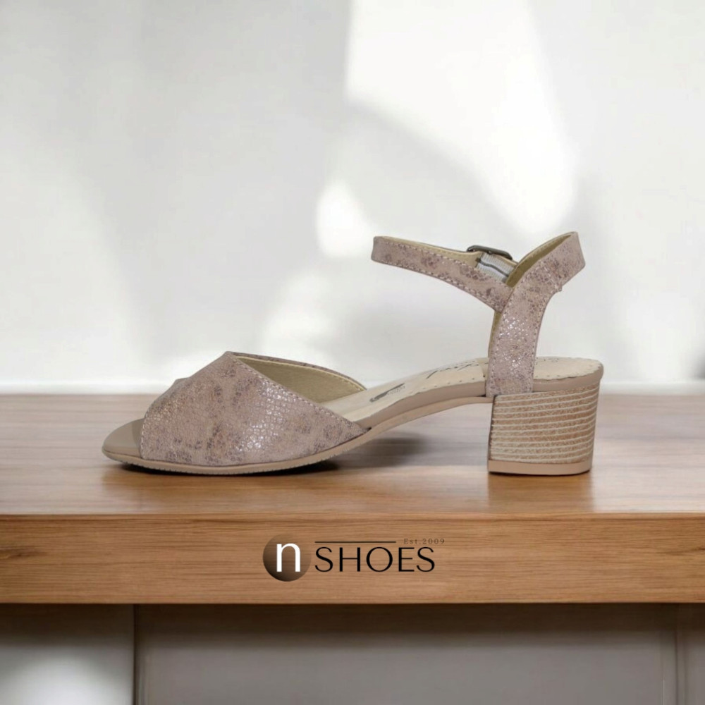 Жіночі босоніжки Axel (Польща) модель 5891