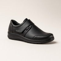 Жіночі чорні туфлі на липучці Axel 1705 Czarny-Stretch 5895 з анатомічною устілкою на широку ногу від польської фабрики.