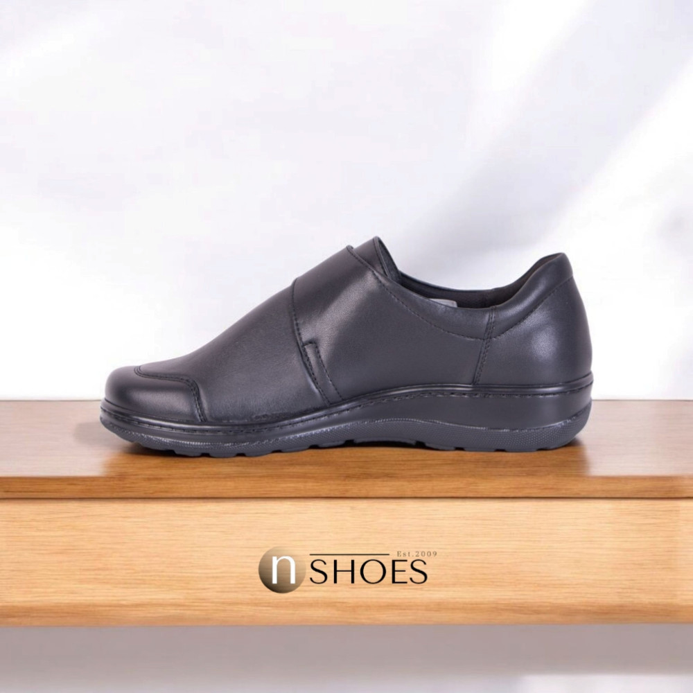 Женские комфортные туфли на липучке Axel (Польша) модель 5895