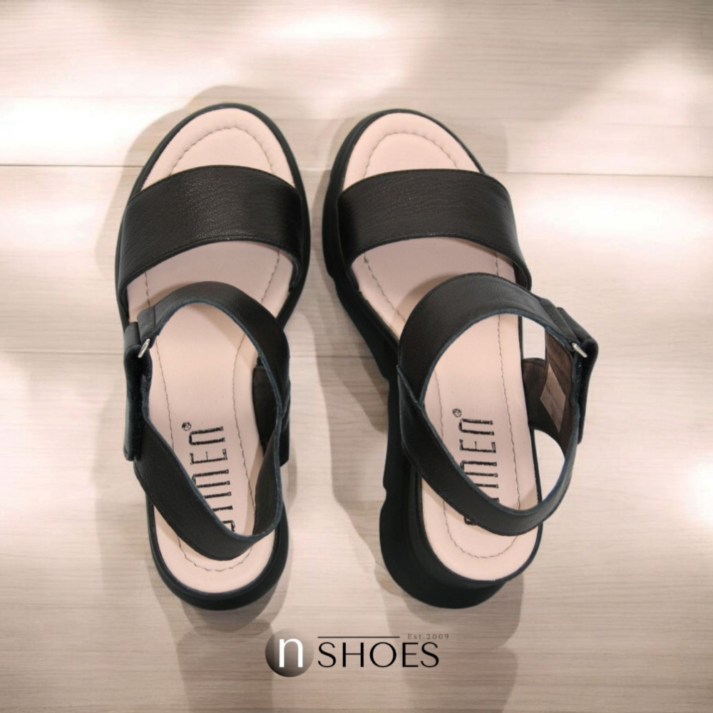 Комфортні жіночі шкіряні босоніжки на танкетці Simen 7767a rocky nero 5907