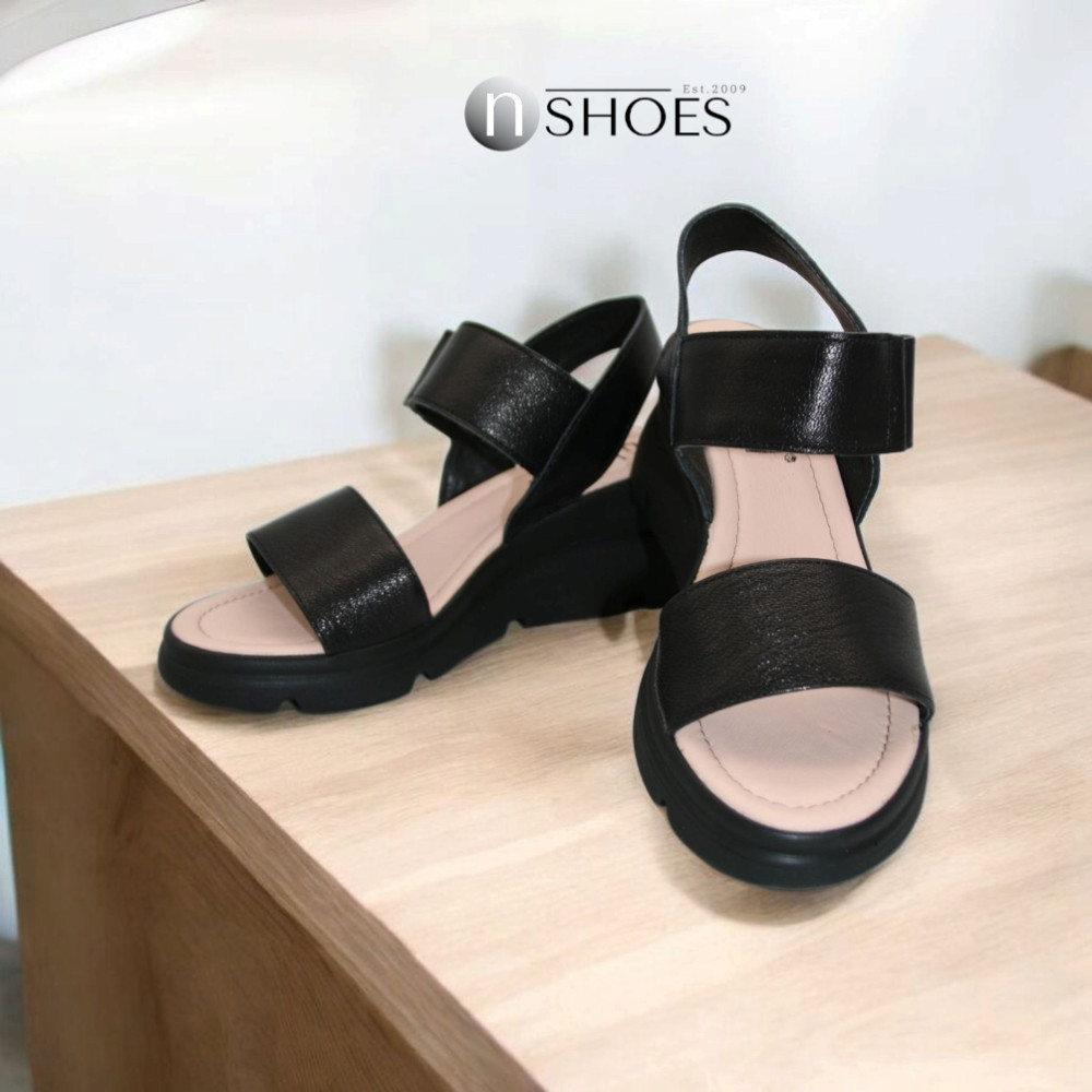 Комфортні жіночі шкіряні босоніжки на танкетці Simen 7767a rocky nero 5907