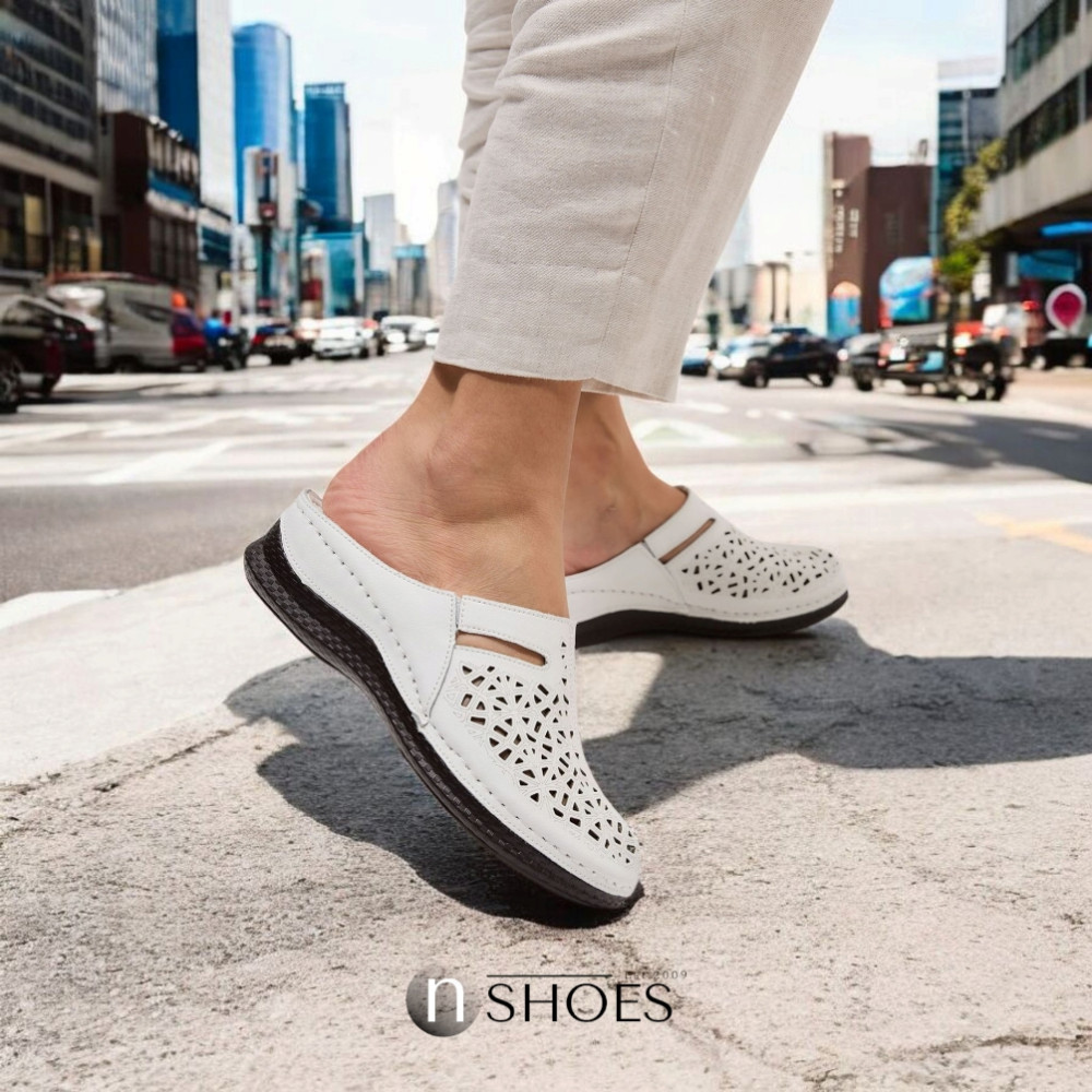 Женские кожаные шлёпанцы с закрытым носком ALLSY 195155 модель 5918