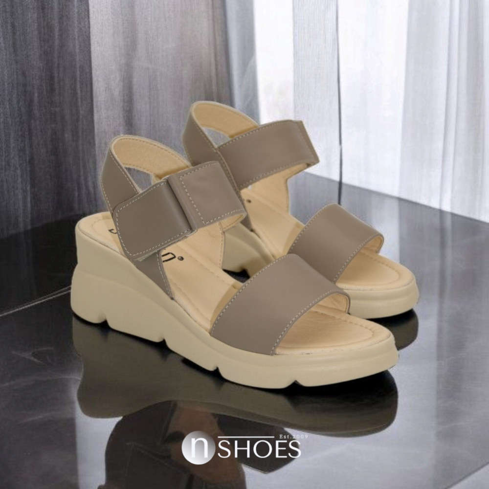 Жіночі бежеві шкіряні босоніжки Simen (Польща) модель 5919