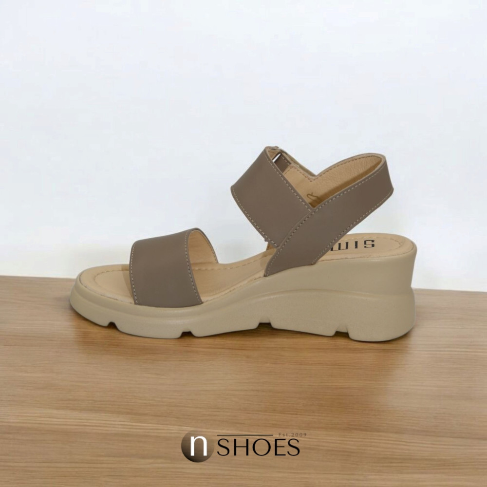 Жіночі бежеві шкіряні босоніжки Simen (Польща) модель 5919