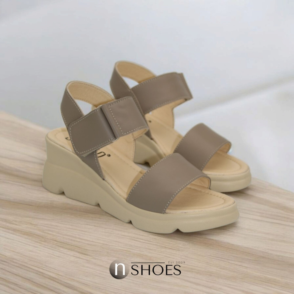 Жіночі бежеві шкіряні босоніжки Simen (Польща) модель 5919