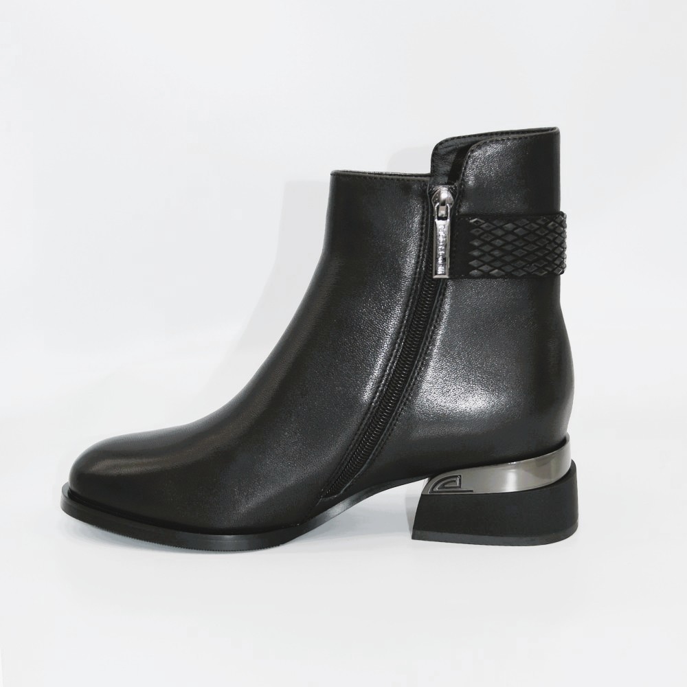 Класичні жіночі черевики Fabio Monelli 203214 Oread Black модель 5936