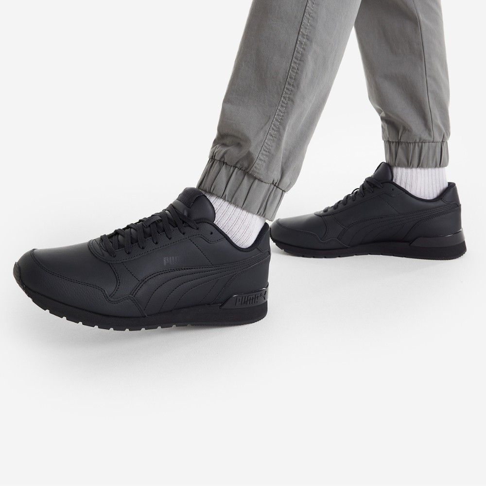 Black sneakers Puma ST Runner v4 L 399736 01 5975