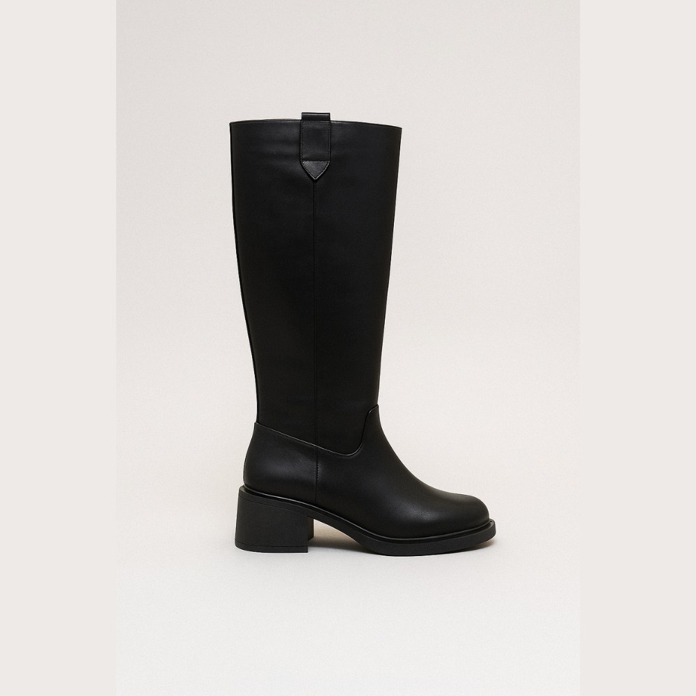 Жіночі чорні шкіряні чоботи Romax Comfort 8191-E 5998 з утепленням