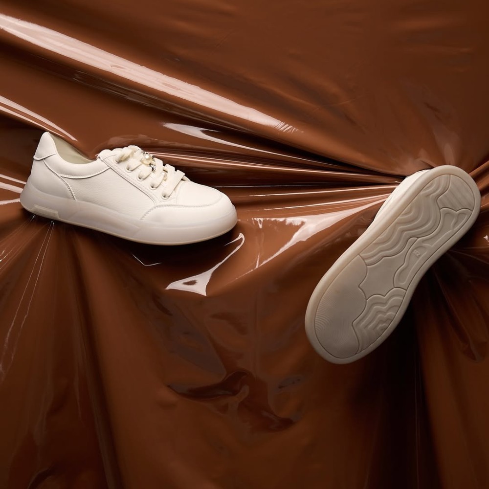 Жіночі білі шкіряні кеди Allsy Lonza 204455 204456 6010 з перловим декором