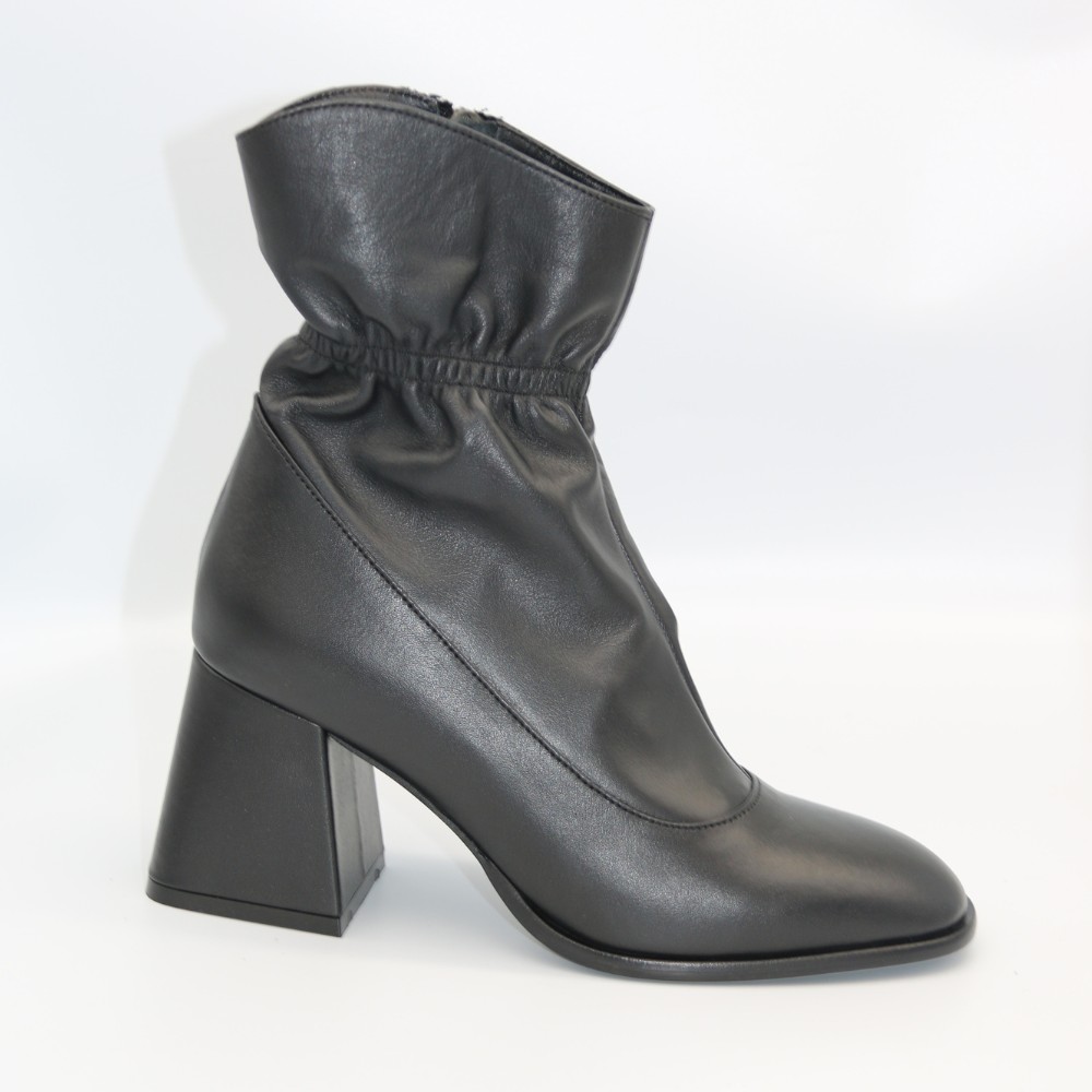 Жіночі чорні ботильйони BOMBONELLA 601.62444 S.A. 12 T SYH 6019 на середньому підборі