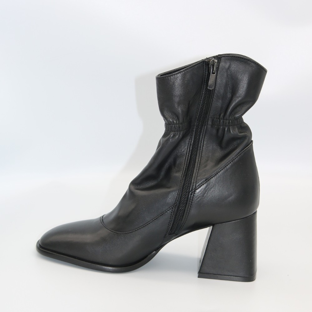 Жіночі чорні ботильйони BOMBONELLA 601.62444 S.A. 12 T SYH 6019 на середньому підборі