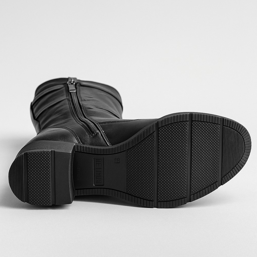 Жіночі анатомічні напівчоботи AXEL 4417-6042 чорні для широкої стопи