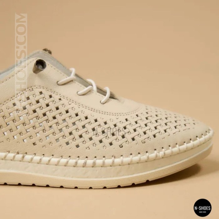 Anna Lucci та Lonza Perforated Leather Loafers