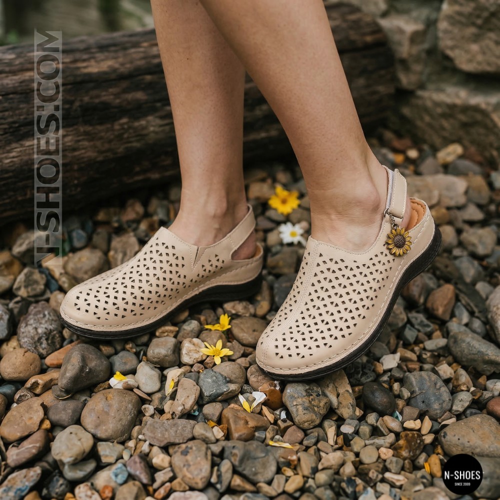 Жіночі бежеві шкіряні босоніжки із закритим носком Allsy Lonza 207212 3815-2 MILK (AY) 2026 6123