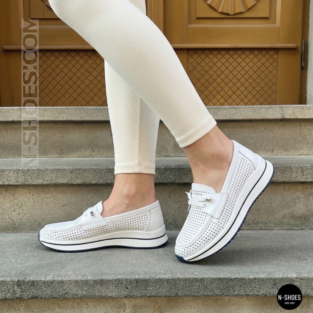 Жіночі білі шкіряні мокасини з перфорацією та комфортною шнурівкою Allsy 207258 A09-7721-1 WHITE lonza 207259 6126