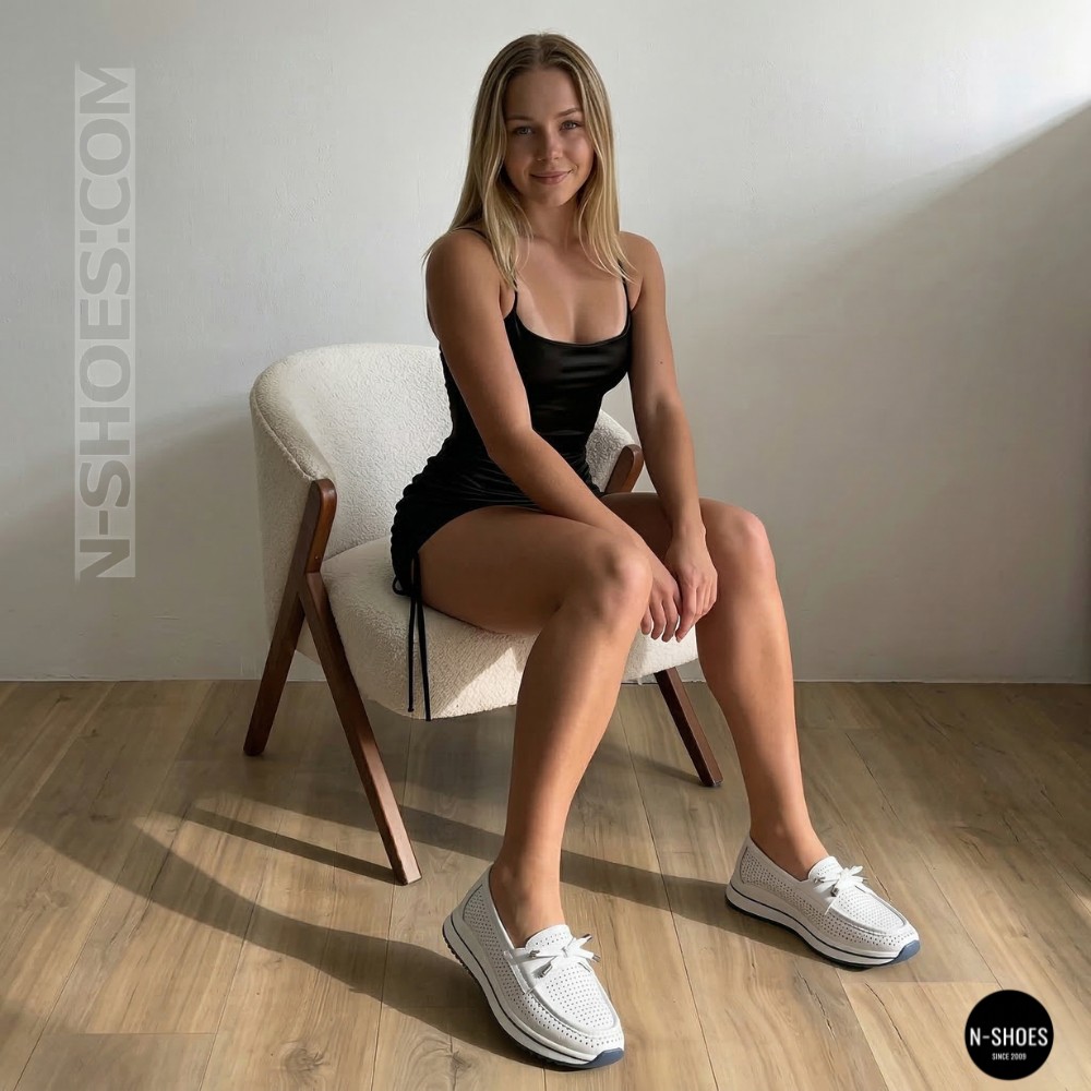 Жіночі білі шкіряні мокасини з перфорацією та комфортною шнурівкою Allsy 207258 A09-7721-1 WHITE lonza 207259 6126