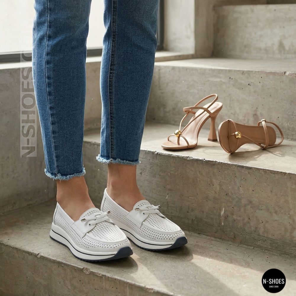 Жіночі білі шкіряні мокасини з перфорацією та комфортною шнурівкою Allsy 207258 A09-7721-1 WHITE lonza 207259 6126