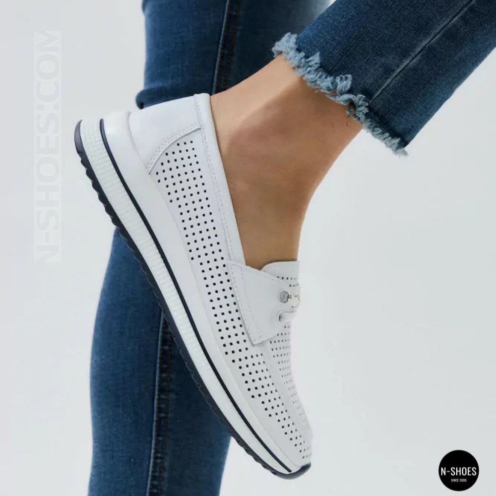 Жіночі білі шкіряні мокасини з перфорацією та комфортною шнурівкою Allsy 207258 A09-7721-1 WHITE lonza 207259 6126