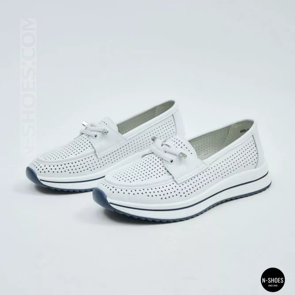 Жіночі білі шкіряні мокасини з перфорацією та комфортною шнурівкою Allsy 207258 A09-7721-1 WHITE lonza 207259 6126