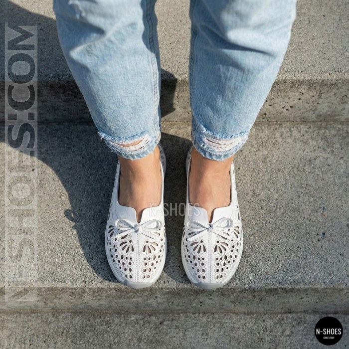 Women's White Perforated Leather Moccasins Allsy 208174 l2-5273-1 lonza white AY 6143