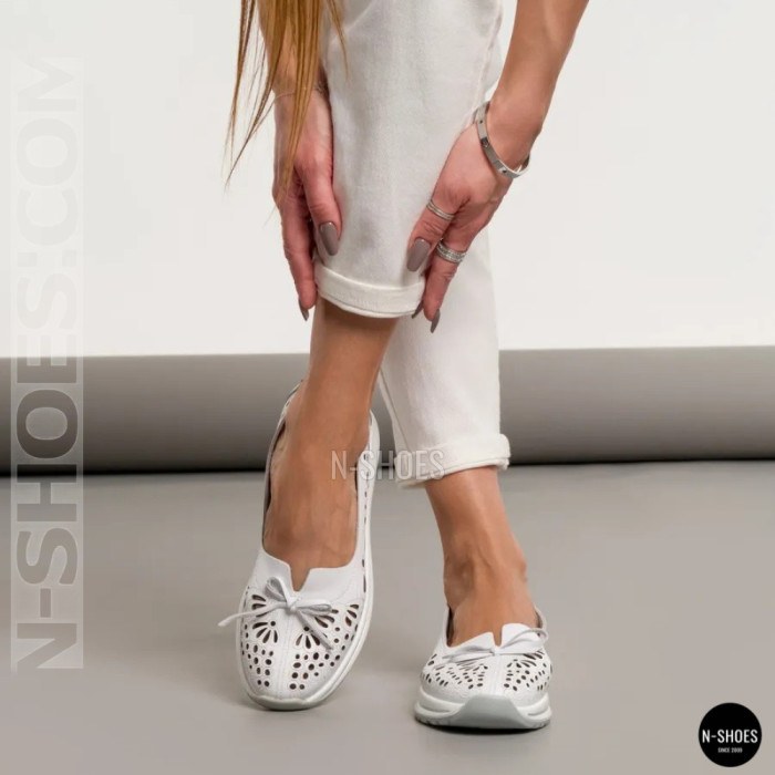 Women's White Perforated Leather Moccasins Allsy 208174 l2-5273-1 lonza white AY 6143