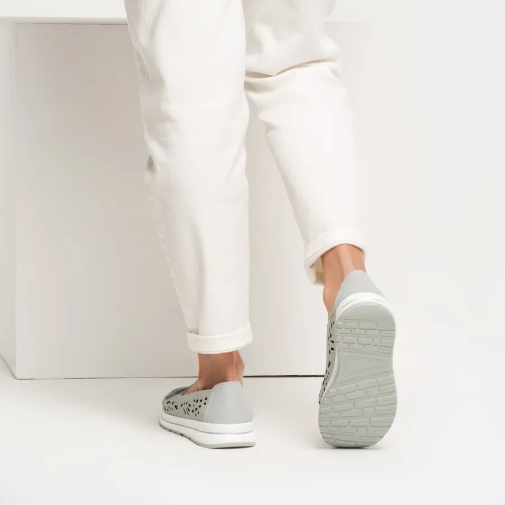 Жіночі сірі шкіряні мокасини з перфорацією Allsy 208175 l2-5273-5 lonza grey AY 6144