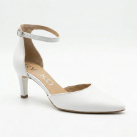 Classic white closed-toe pointed-toe ankle strap pumps Ryłko SHARON 6ZKS8_T_ _5SRF 6177 are the perfect choice for a wedding, prom, or special occasion