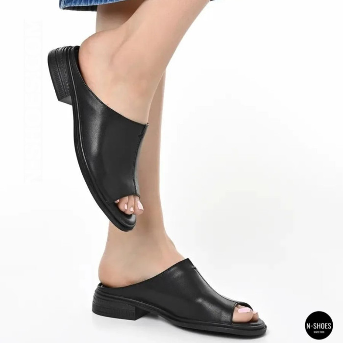 Black Leather Sabots Fabio Monelli 211980: Summer Comfort