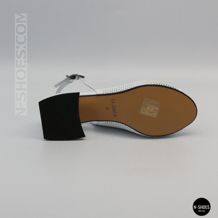 Жіночі білі босоніжки Ilona 256-457 6217 на стійкому підборі