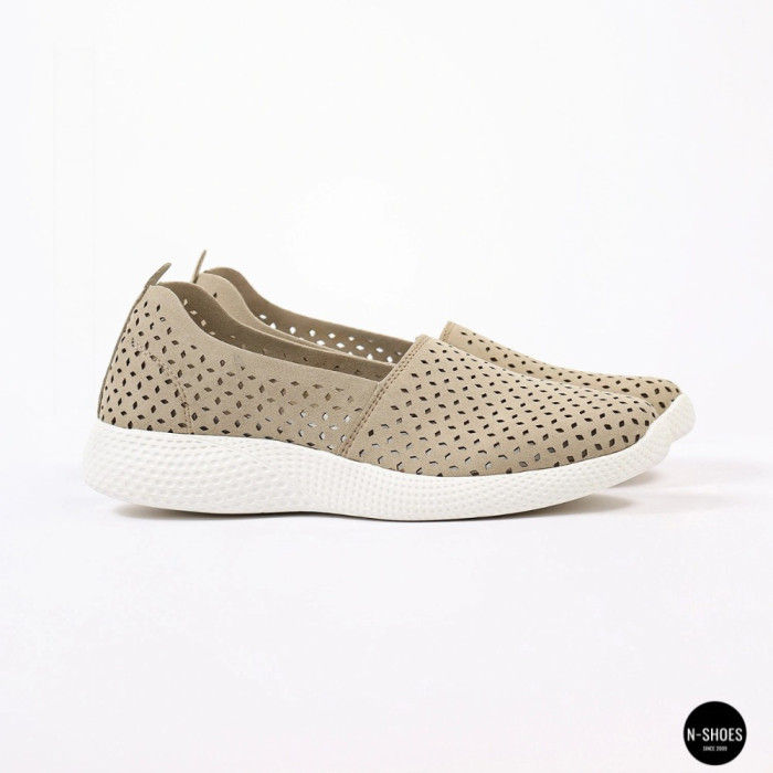 Comfortable Women's Slip-Ons Grunberg 157558-10-03 Beige