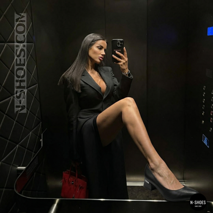 Чорні шкіряні туфлі-човники на стійкому каблуці Anna Lucci 208563 6242