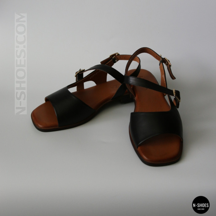 Елегантні чорні шкіряні босоніжки Lonza 213953 213955 BLACK 6263 на низькому ходу