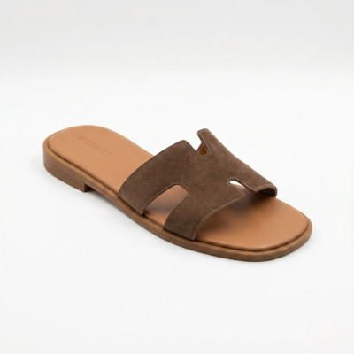 Women's flat slides HERMES 212833 Lonza 944-4304-32 c 6269 brown made of genuine suede in the style of the iconic and timeless Hermès Canada Oran sandal model