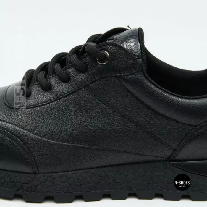 Кроссовки из кожи Allsy 216524 25D1D791-1 BLACK 6362 на весь день
